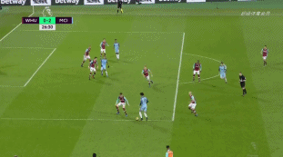 篮球勇士核心三分11投9中，全场手感火热